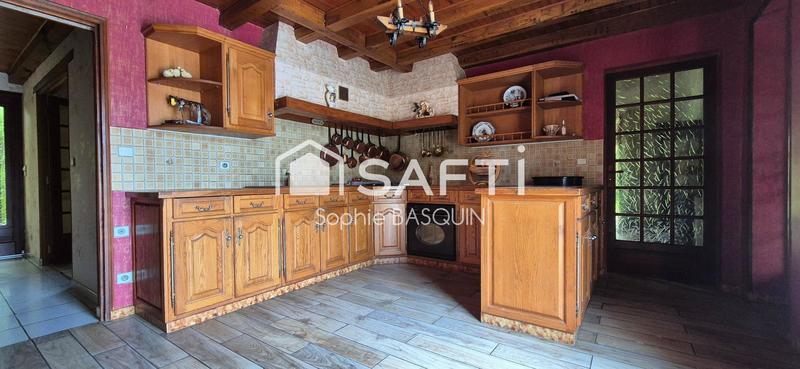 Maison - 210 m² - 8 pièces