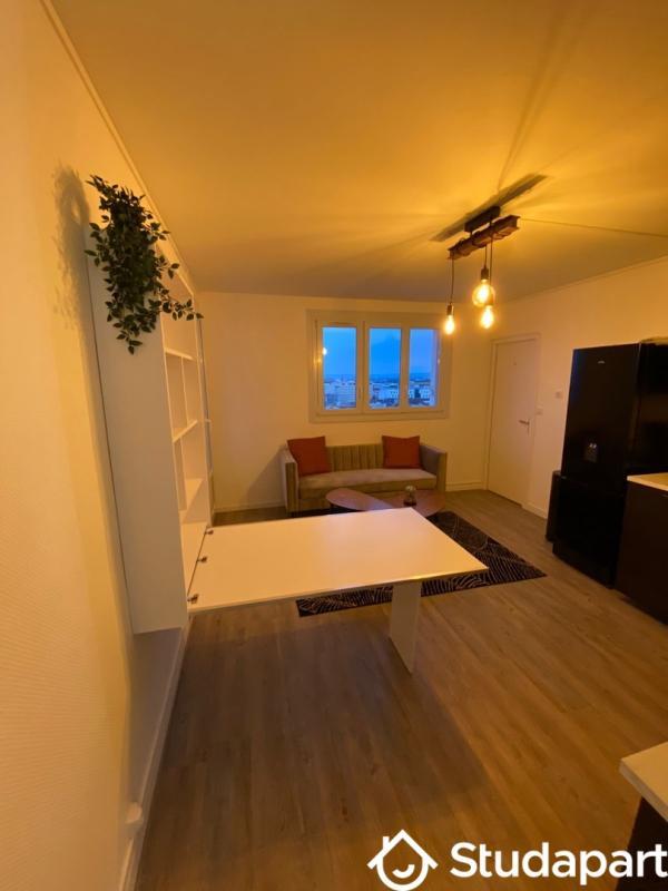 Chambre - 13 m² - 1 pièce