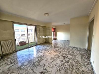 Appartement - 90 m² - 4 pièces