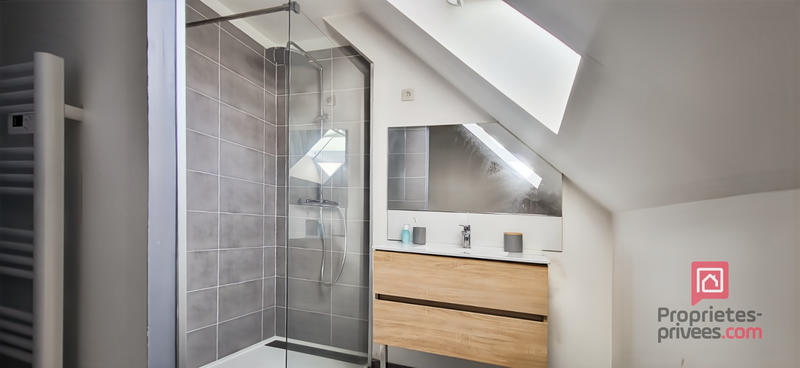 Maison - 150 m² - 8 pièces