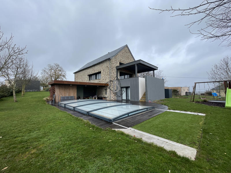 Maison - 230 m² - 6 pièces