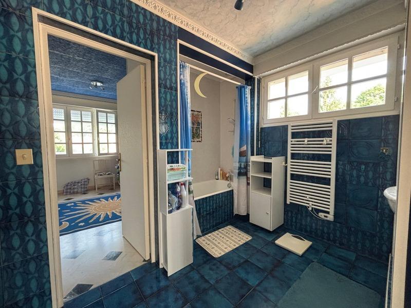 Maison - 266 m² - 8 pièces