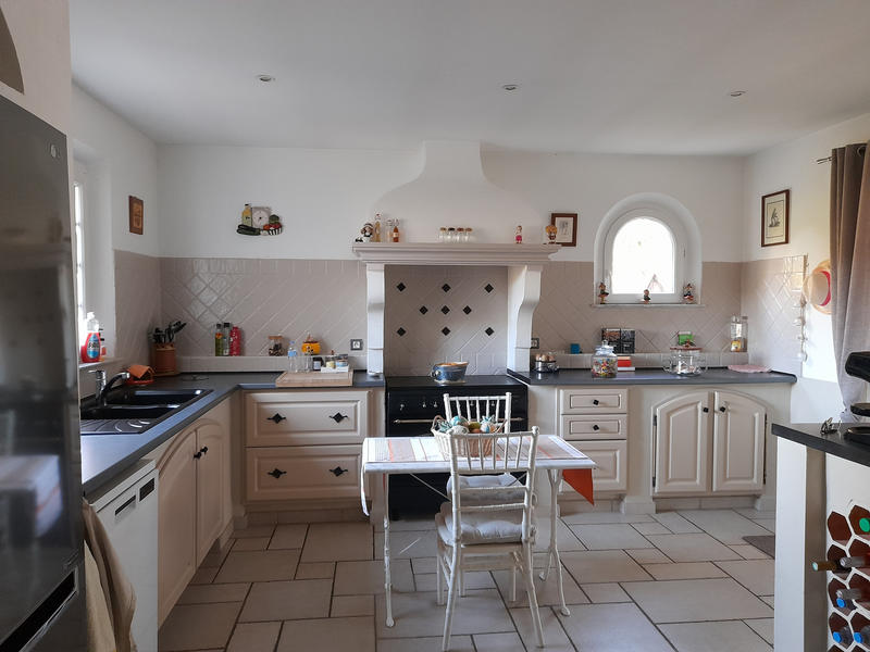 Maison - 250 m² - 6 pièces