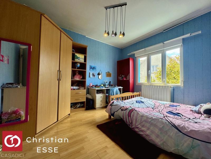 Maison - 164 m² - 9 pièces