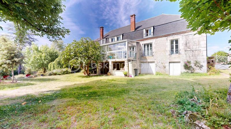 Maison - 241 m² - 8 pièces