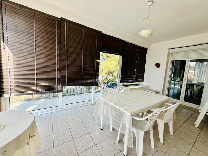 Propriété - 220 m² - 7 pièces