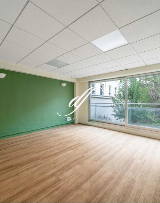 Local commercial - 80 m² - 3 pièces