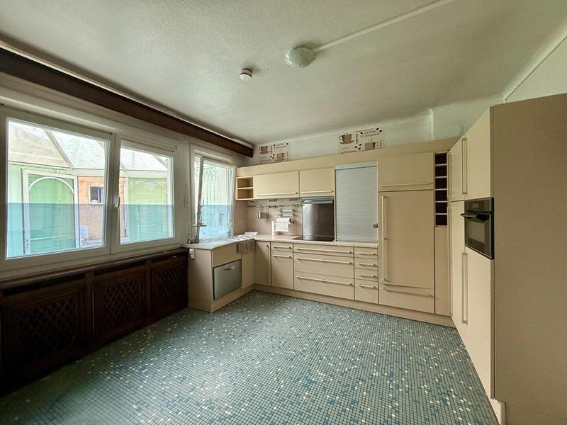 Maison - 240 m² - 9 pièces