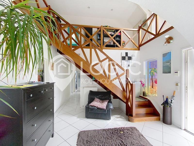 Maison - 204 m² - 6 pièces