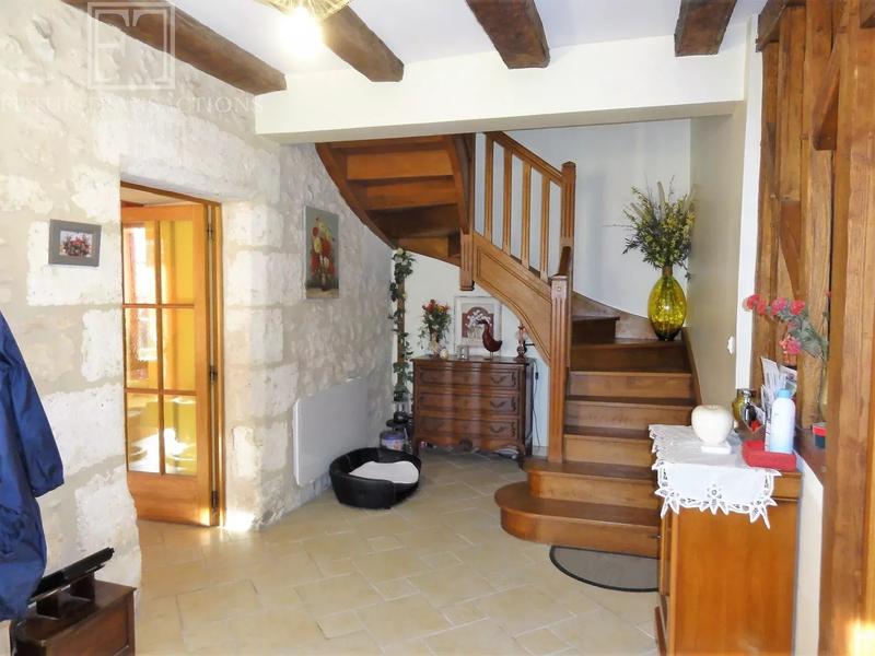 Propriété - 300 m² - 10 pièces