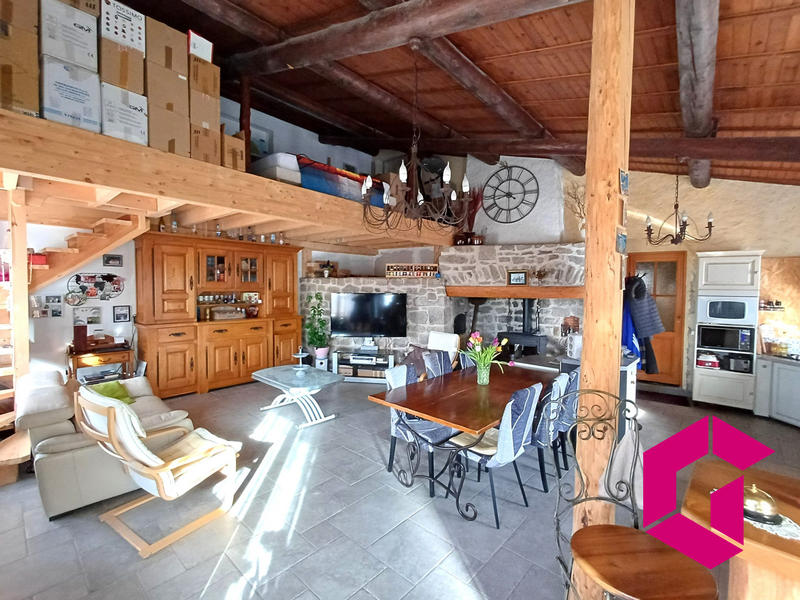 Maison ancienne - 168 m² - 4 pièces