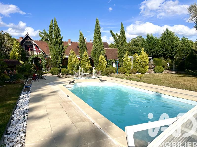 Maison - 180 m² - 8 pièces