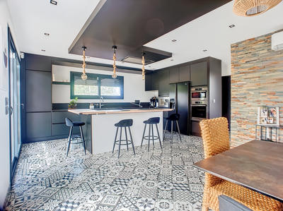 Villa - 200 m² - 7 pièces