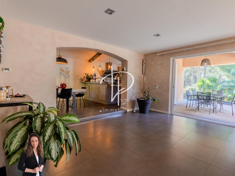 Villa - 291 m² - 8 pièces