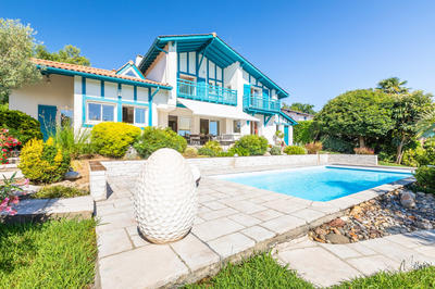 Maison - 196 m² - 7 pièces