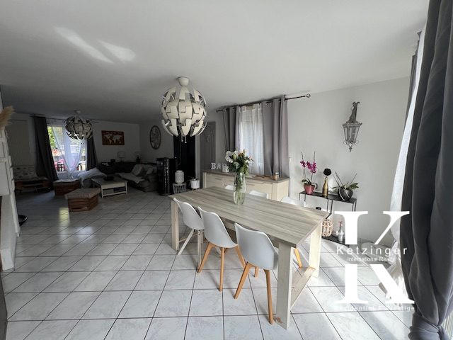 Maison - 147 m² - 6 pièces