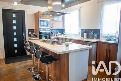 Maison - 139 m² - 6 pièces