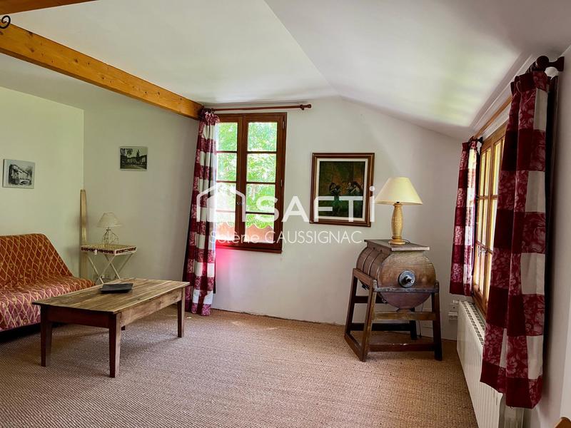 Maison - 242 m² - 9 pièces