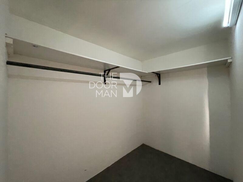 Fonds de commerce - Maison - 219 m²