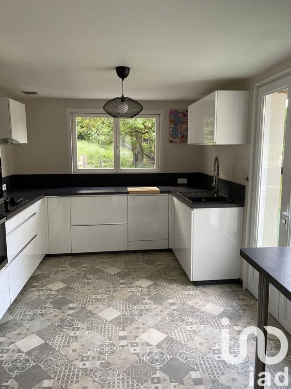 Maison - 200 m² - 7 pièces