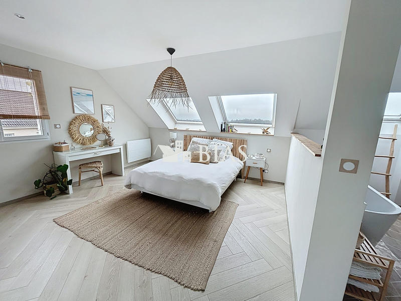 Maison contemporaine - 192 m² - 8 pièces