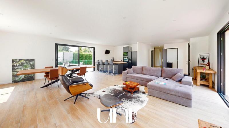 Maison - 147 m² - 6 pièces