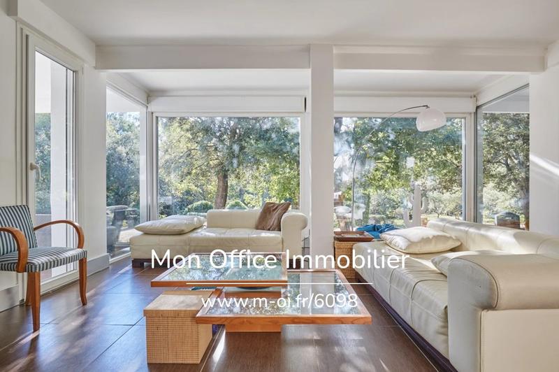 Villa - 240 m² - 6 pièces