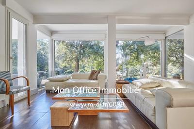 Villa - 240 m² - 6 pièces