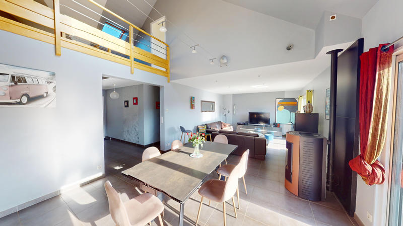 Maison - 166 m² - 7 pièces