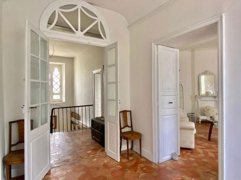 Château - 880 m² - 25 pièces