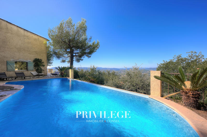 Maison - 144 m² - 5 pièces