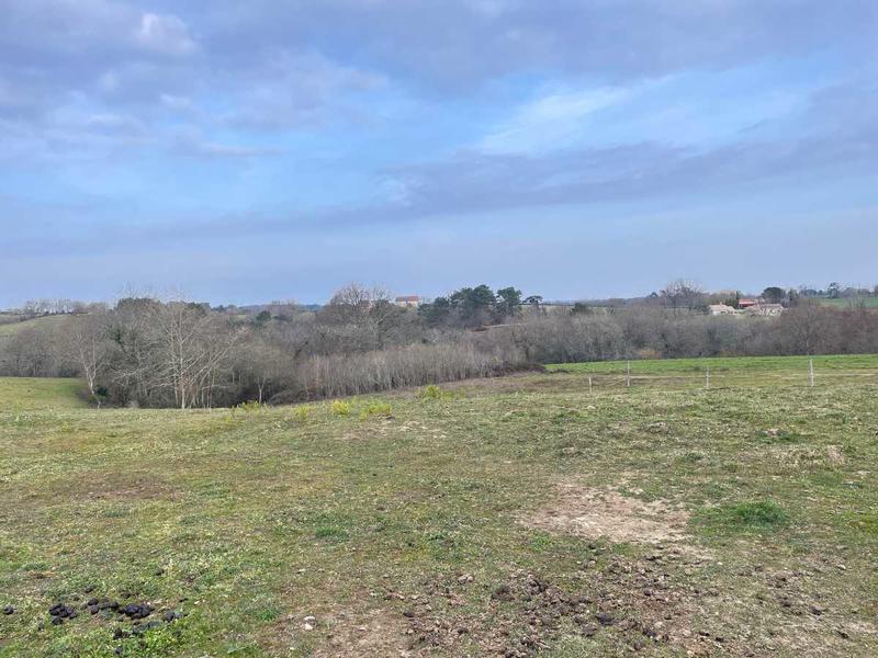 Terrain constructible - 1 200 m²