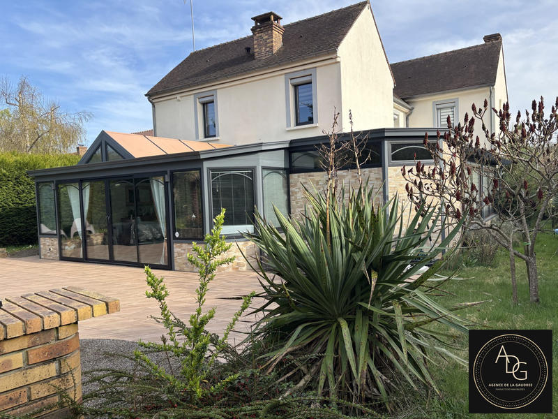 Maison - 210 m² - 6 pièces