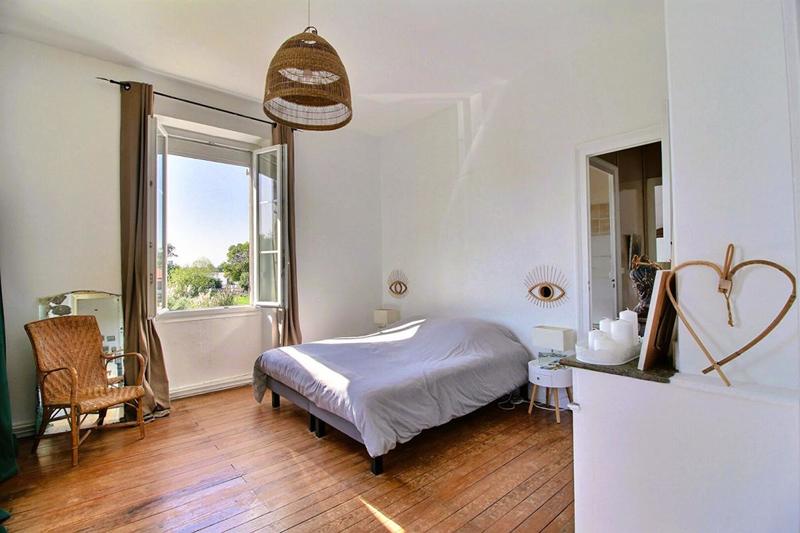 Maison - 211 m² - 6 pièces