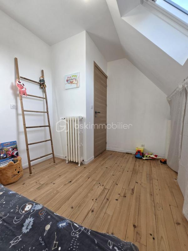 Maison - 95 m² - 5 pièces