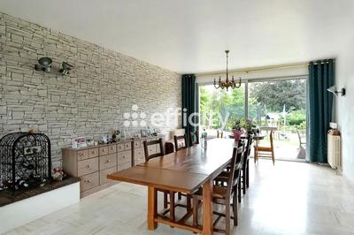 Maison - 245 m² - 7 pièces