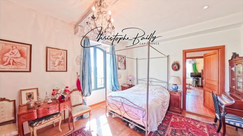 Propriété - 310 m² - 11 pièces