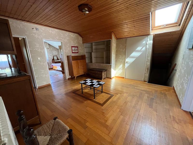 Maison - 265 m² - 10 pièces