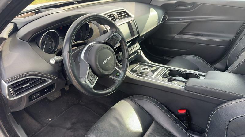 Jaguar Xe I 2.0 d 180 Bva R-Sport - Automatique