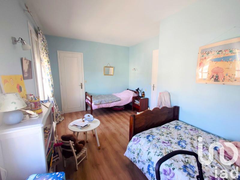 Maison - 248 m² - 10 pièces