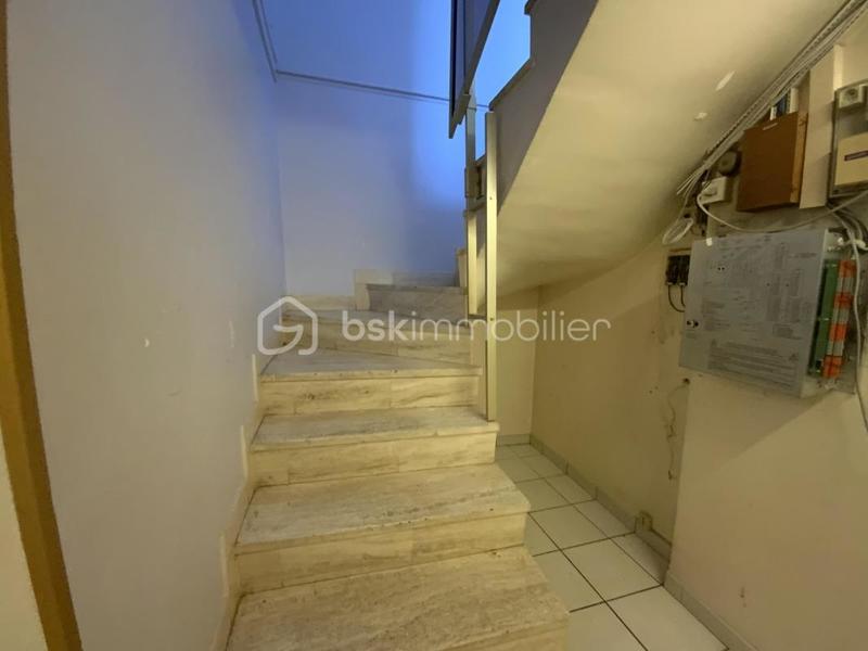 Local commercial - 149 m² - 7 pièces