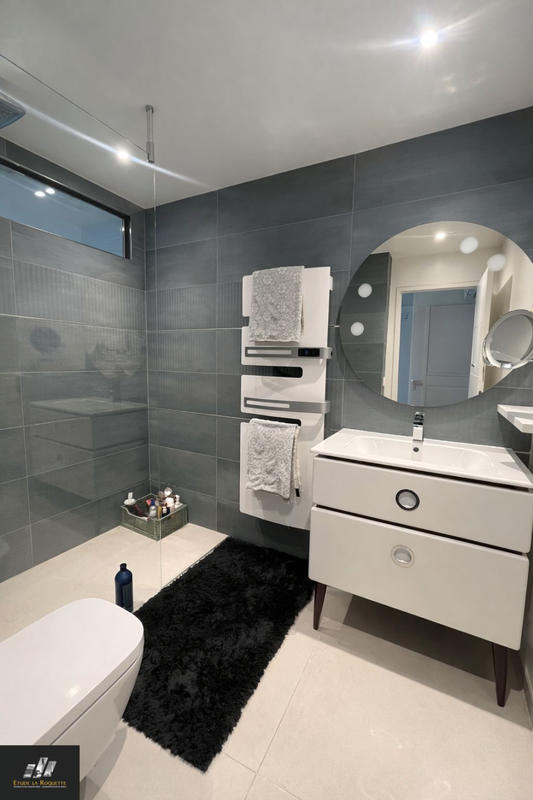 Appartement - 180 m² - 5 pièces