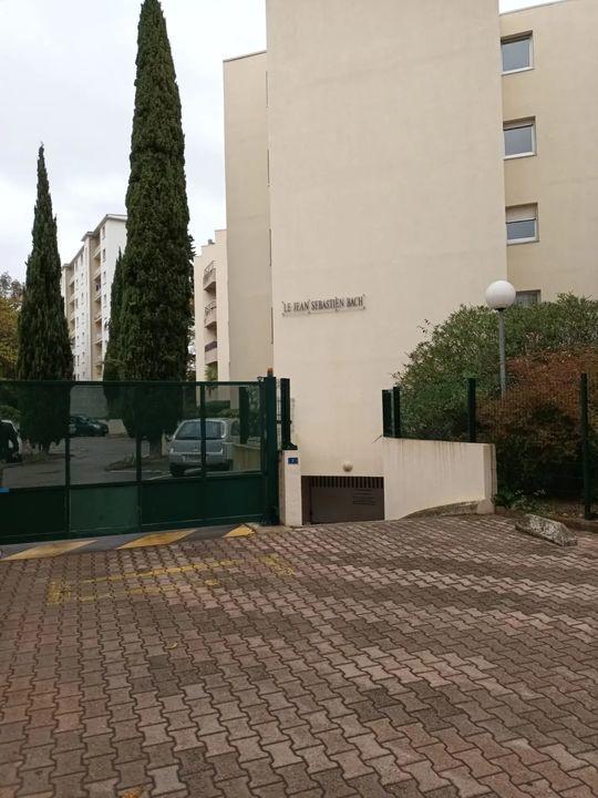 Studio - 25 m² - 1 pièce