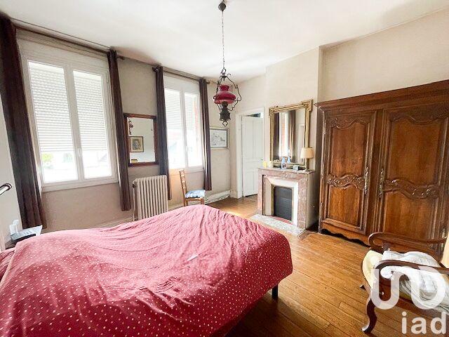 Maison - 340 m² - 11 pièces