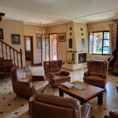 Maison - 300 m² - 9 pièces