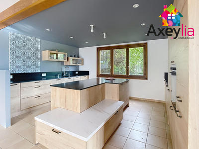 Maison - 165 m² - 6 pièces