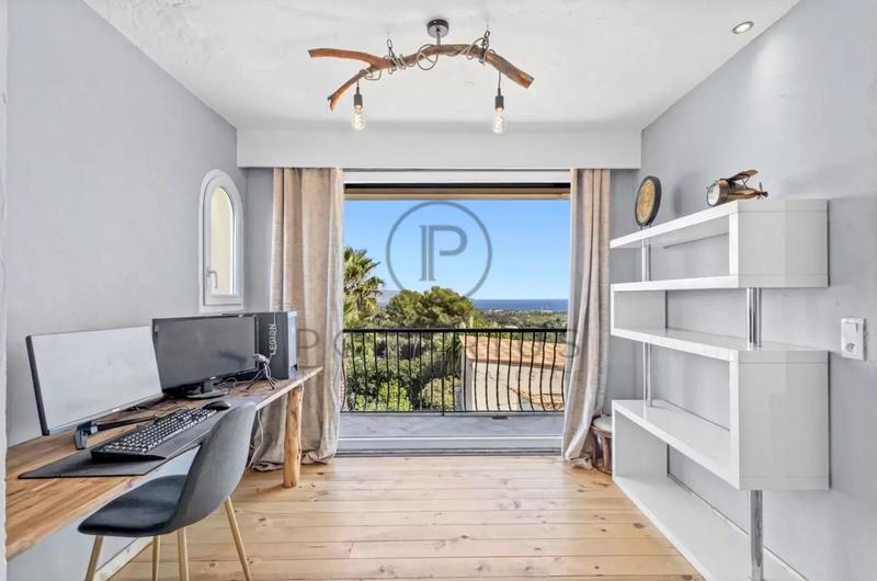 Villa - 350 m² - 9 pièces