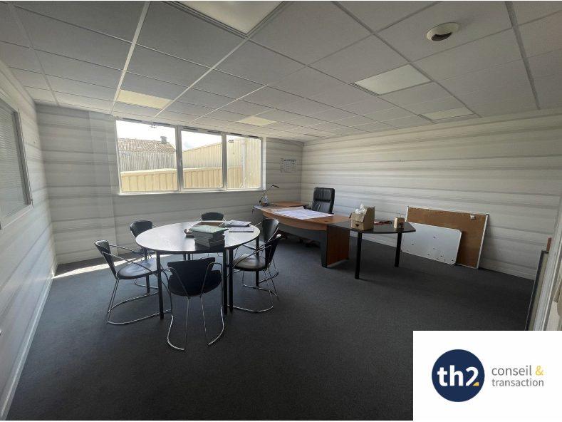 Local d'activités - 2 272 m²