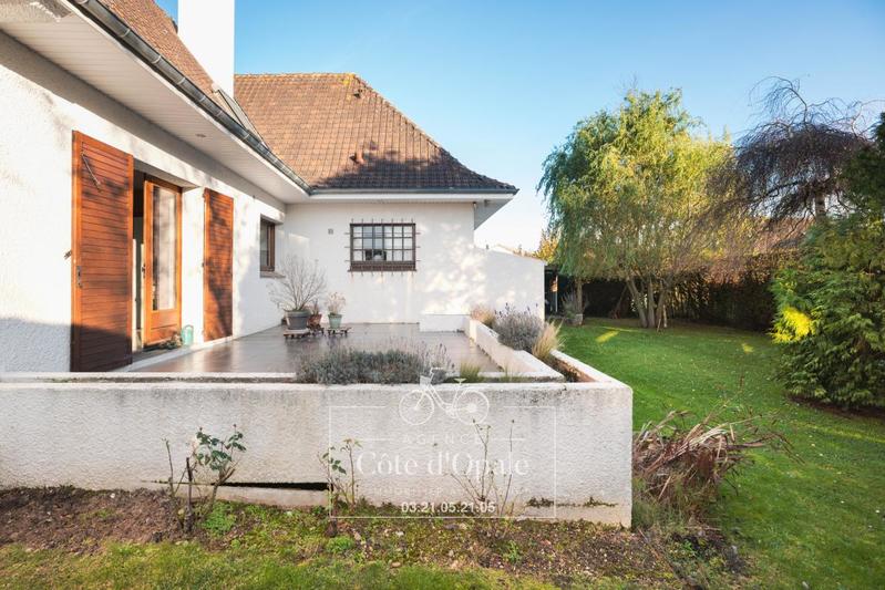 Maison - 180 m² - 7 pièces