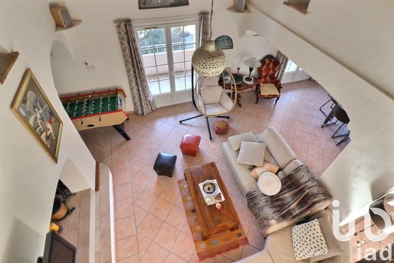 Maison - 216 m² - 6 pièces